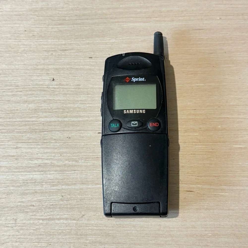 Samsung SCH-2000 Rare Cellular Phone Blk Sprint “UNTESTED”No Charger Buy As Is.